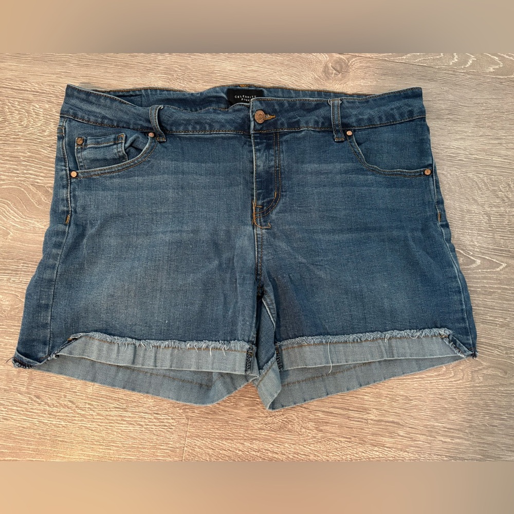 Celebrity pink Women's Blue Denim Shorts